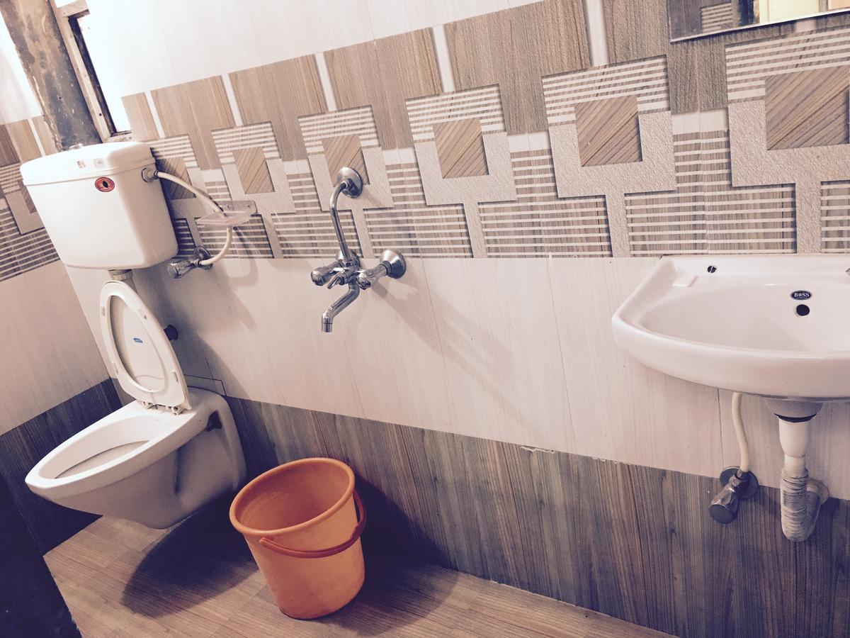 Hotel Madhumalti มาเทรัน ภายนอก รูปภาพ