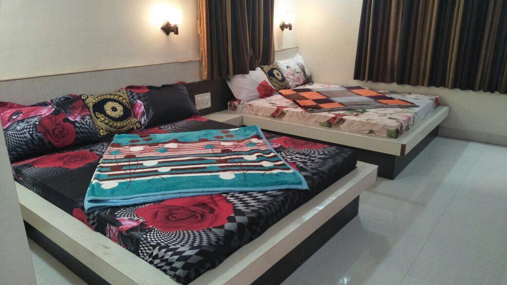 Hotel Madhumalti มาเทรัน ภายนอก รูปภาพ